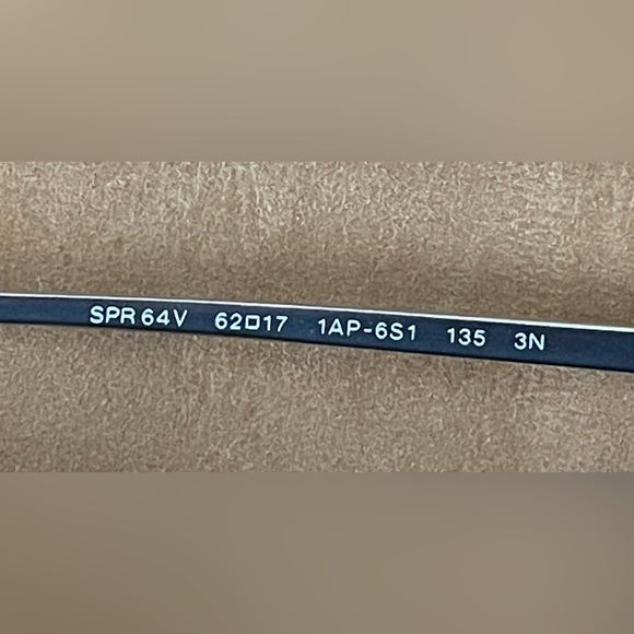 Prada 62 mm rectangular sunglasses .NWOT - Picture 4 of 5